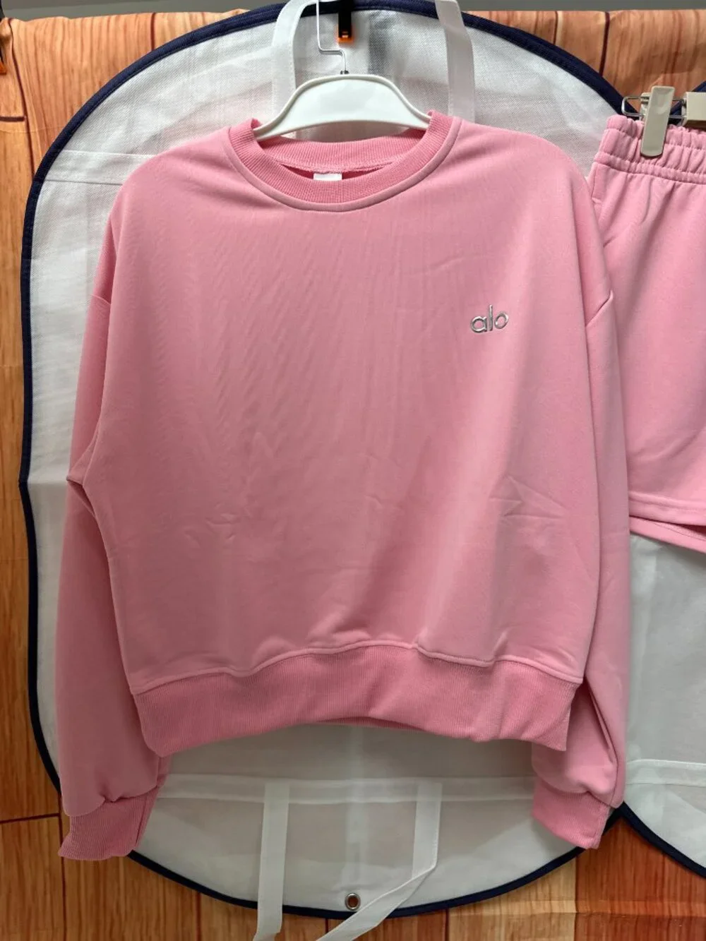 Pink Alo Women's Long-sleeved top And Shorts Set Sz S